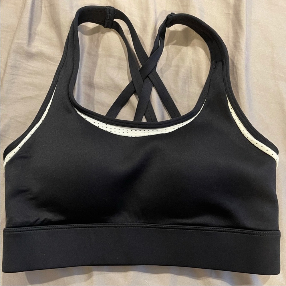 Zyia Primo Mesh Strappy Bra | Black Sports Bra with White Trim